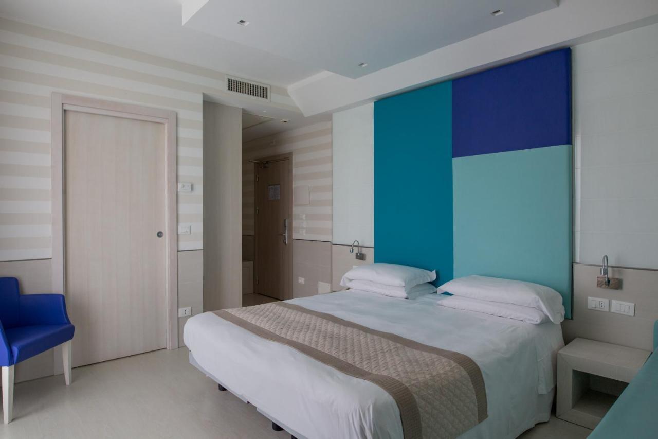 Hotel Colombo Лидо ди Йезоло Екстериор снимка