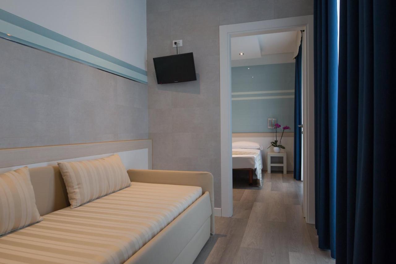 Hotel Colombo Лидо ди Йезоло Екстериор снимка